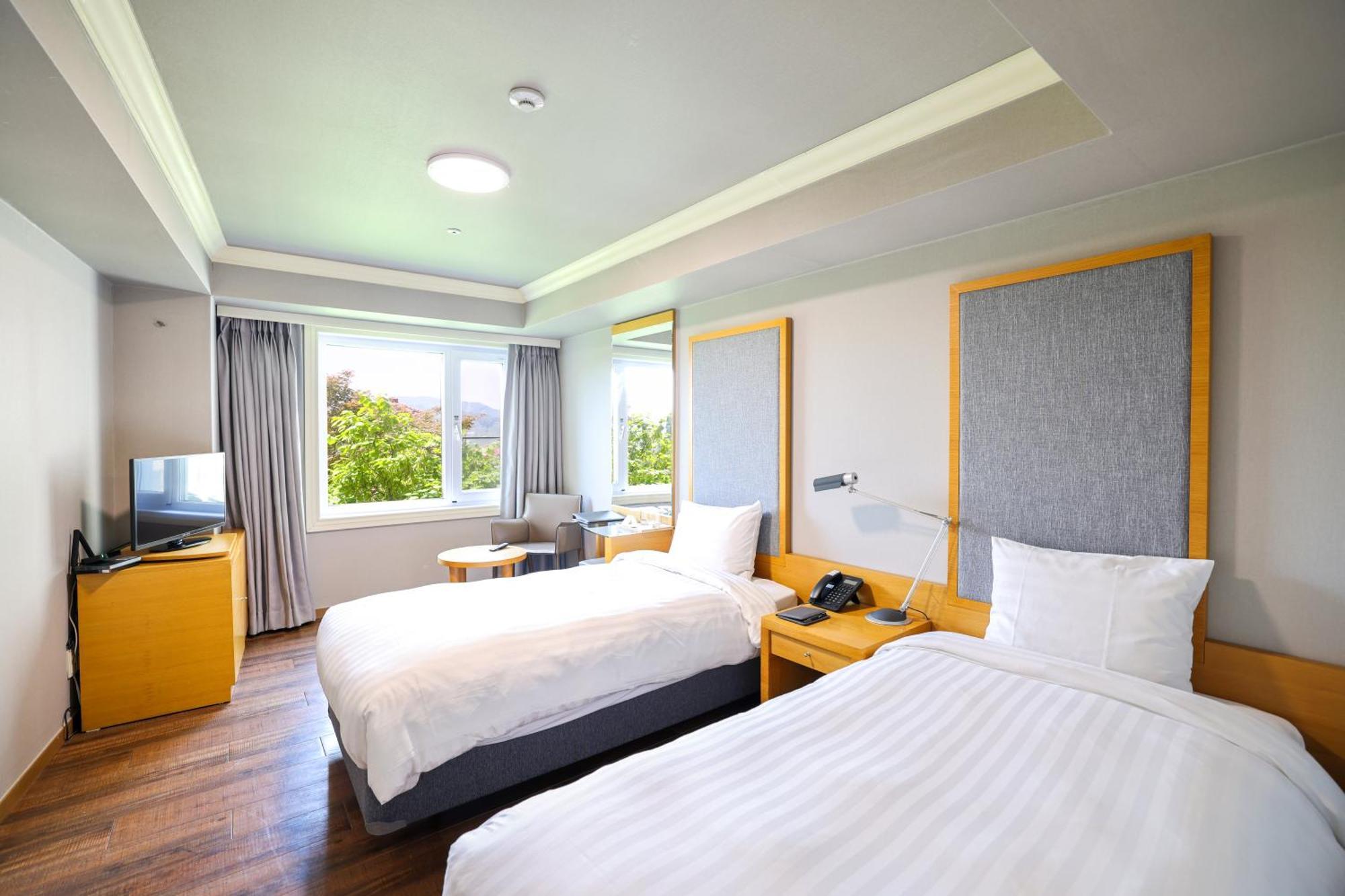 La Vie Dor Hotel And Resort, Trademark Collection By Wyndham Hwaseong Exterior photo