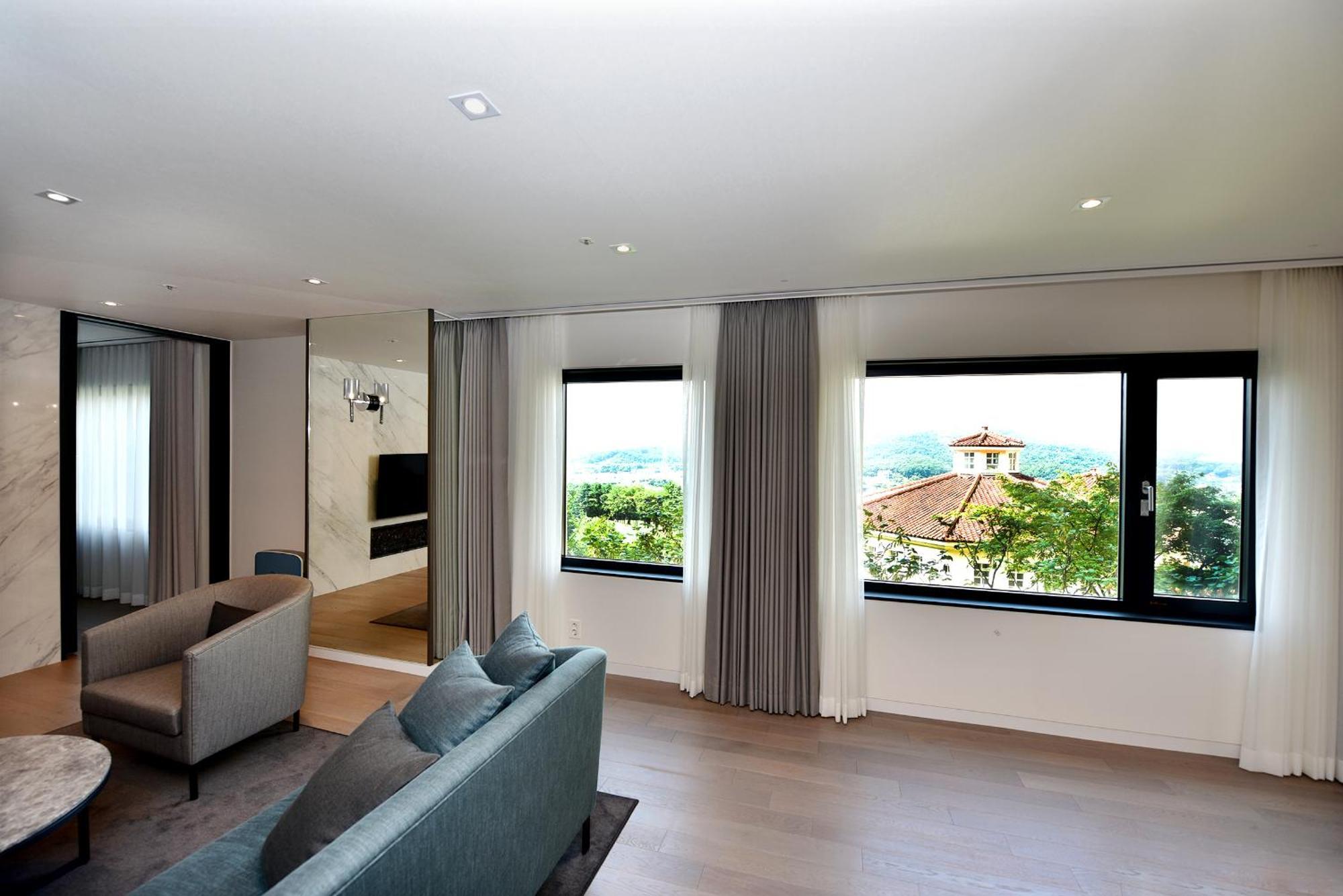 La Vie Dor Hotel And Resort, Trademark Collection By Wyndham Hwaseong Exterior photo