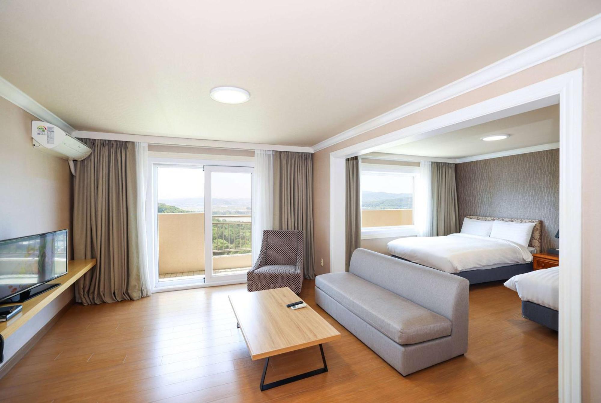 La Vie Dor Hotel And Resort, Trademark Collection By Wyndham Hwaseong Exterior photo