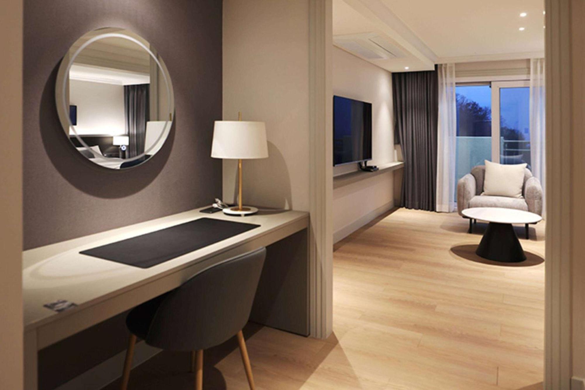 La Vie Dor Hotel And Resort, Trademark Collection By Wyndham Hwaseong Exterior photo